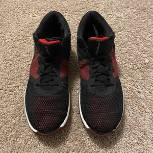 NIKE Air Precision II Basketball Shoe